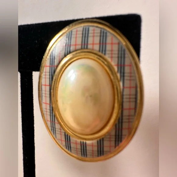 Burberry's Rare Nova check pearl design Gold Plated Clip On Earrings - Picture 6 of 7